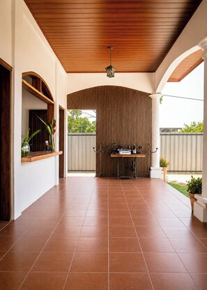 ห้องคอมฟอร์ท, วิว  สวนหย่อม | ลานระเบียง/นอกชาน