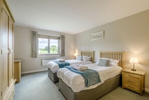 Room - 2 Bed in Barnham Broom (oc-s42614) (Barnham Broom)