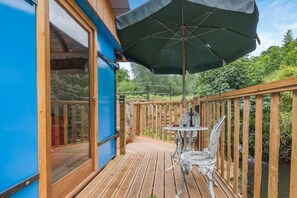 Outdoor dining - 1 Bed in Longhope (oc-m45889) (Longhope)