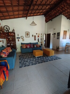 Living area - Our 2-bedroom house, 12 km from Inhotim Brumadinho (Brumadinho)