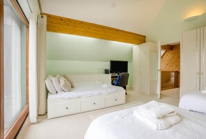 Room - 3 Bed in Christchurch (oc-m45917) (Christchurch)