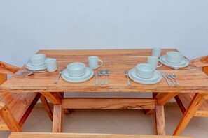 Unclassified image, 4 of 20, button - Muhira House (Cotonou)