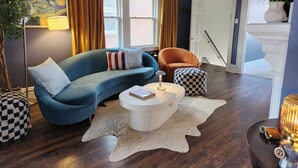 Smart TV - Retro-pop Home - 6 min to Stadiums (Pittsburgh)
