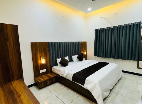 Amberi Vista Villa by awsmberg | Private Villa Udaipur | Stunning mountain View