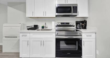 The Hideaway • 3 BR w/ 3 Ensuites • DT Oshawa