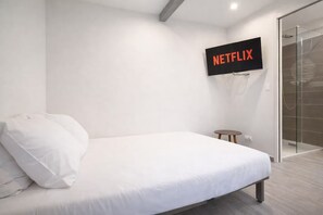 Room - Vrbo Property (Avignon)
