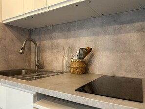 Private kitchen - Vrbo Property (Avignon)
