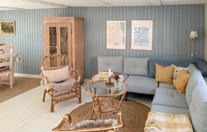 Unclassified image, 2 of 18, button - Awesome home in Sæby with WiFi (Sæby)