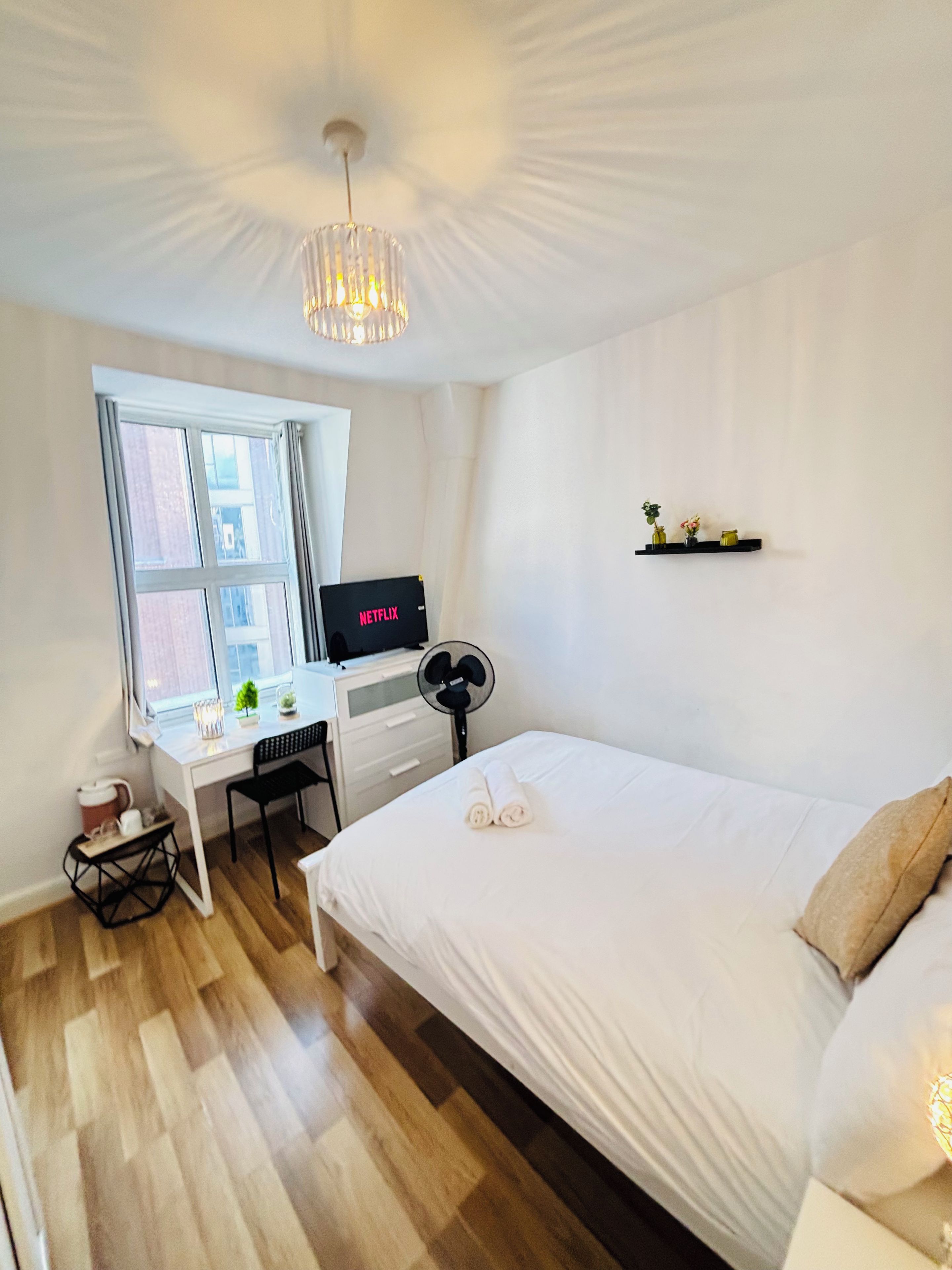 Iron/ironing board, free WiFi, bed sheets