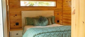 Cozy Crabin - Pet Friendly, Trailer Hook Up, Boat parking, Bay Access