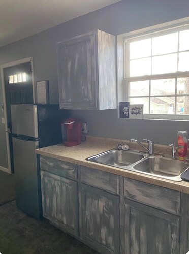 Cozy 1-bedroom house in wonderful Doniphan with AC