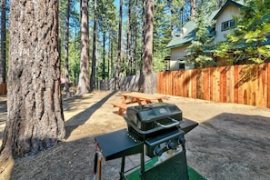 Unclassified image, 2 of 18, button - Cute Tahoe cabin close to Everything! (South Lake Tahoe)