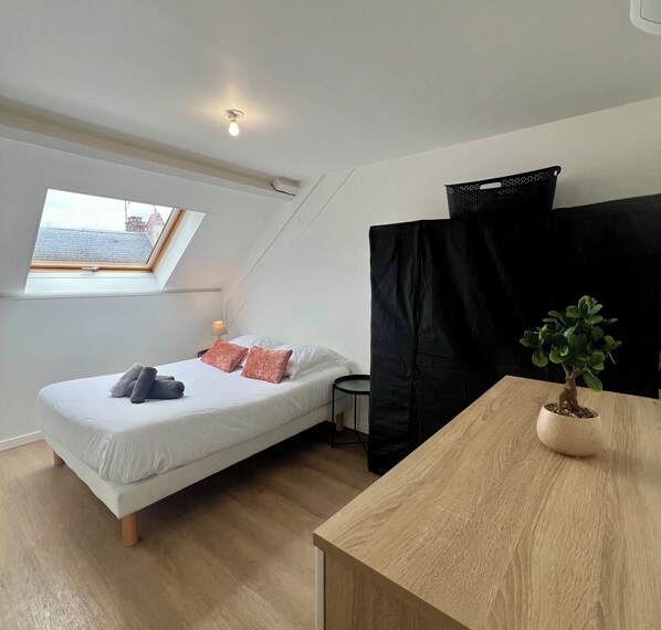 Room - Casa Viasud #1 - T2 climatisé - Centre Brive/Gare (Brive-la-Gaillarde)