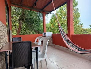 Estúdio conforto, vista para a montanha | Opções para refeição ao ar livre