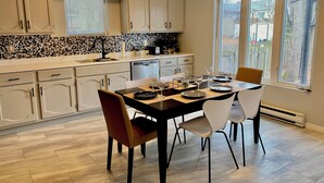 Unclassified image, 3 of 13, button - YQM Spacious Home (Moncton)