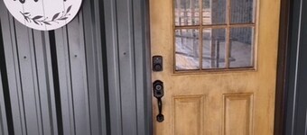 Cozy Cabin less than a mile from boat ramp in Felsenthal, AR!