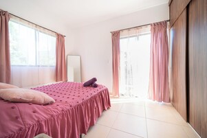 Apartamento luxo, sacada, vista para a cidade