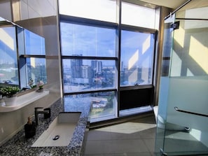 Combined shower/bathtub, slippers, towels, soap - The azure (Petaling Jaya)