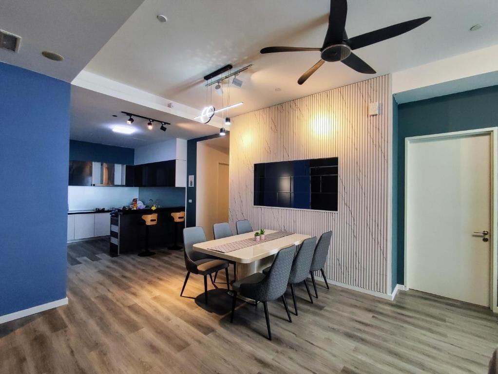 Family Condo, 4 Bedrooms, Balcony, City View | Dining