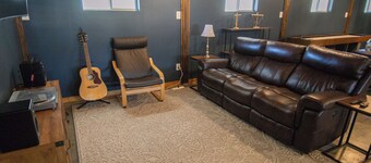 Cozy pet-friendly barn in perfect Rising Fawn near Cloudland Canyon