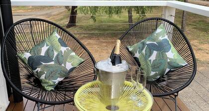 Lake Front Farm Stay - Launch your boat into the deep waters of Lake Eildon