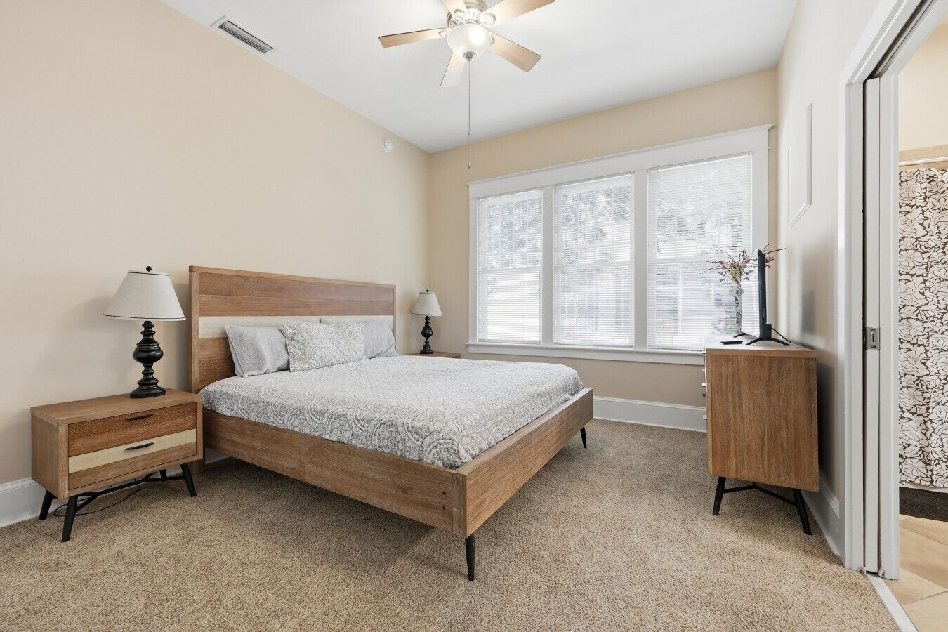 6 Schlafzimmer, Bügeleisen/Bügelbrett, WLAN, Bettwäsche