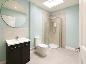 Bathroom - City Nest Apartment Limerick City Centre (Limerick)