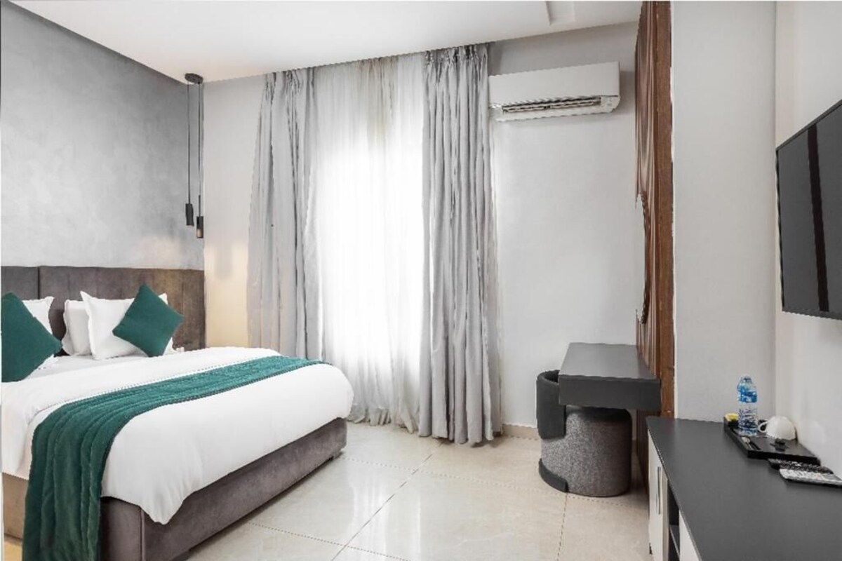 Deluxe Double Room, Pool View