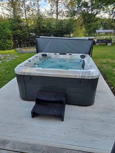 Spa et Bord de lac | Le Shack à Edgard