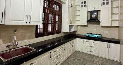 Perfect 6-bedroom Manor in Phagwara