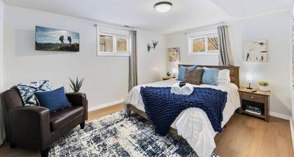 *New* Gorgeous Space w/Big Rooms, Perfect Location - Apartment