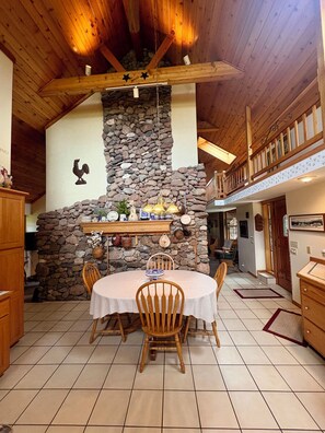Dining - The Stone House Country Escape in Wells (Wells)