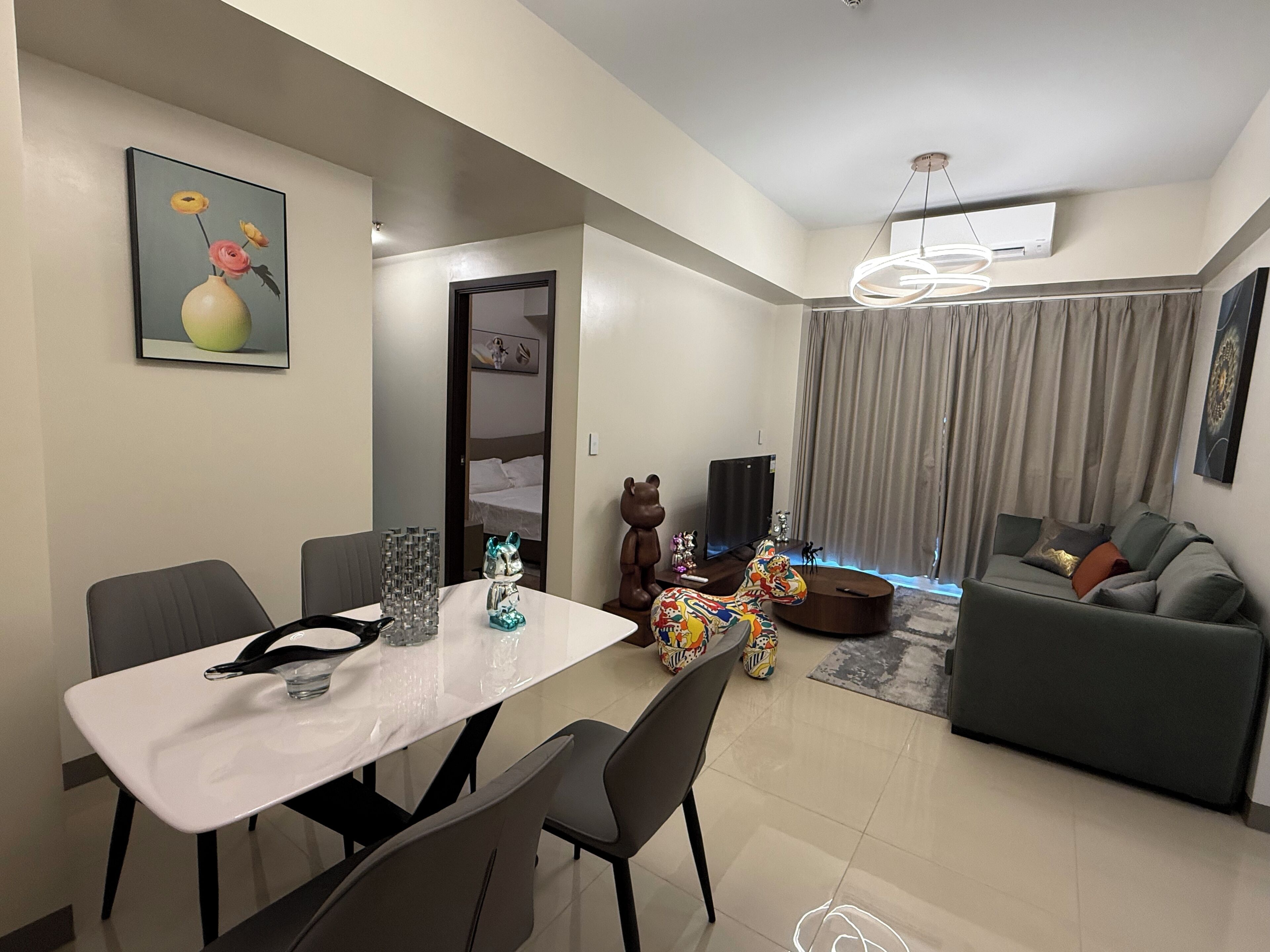 Deluxe Apartment, Pool View | Interior