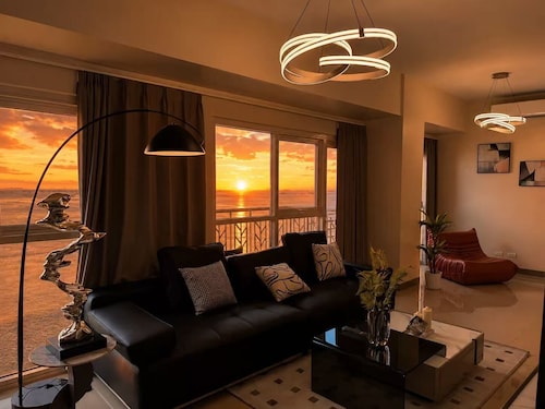 Seaview PoolView Retreat Next Okada NAIA