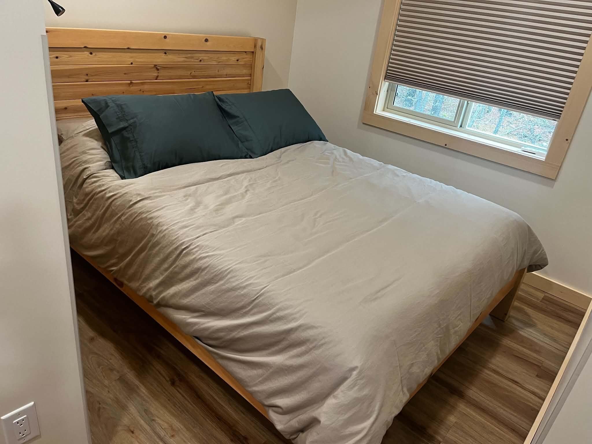 Wandering Bear Cabin (2500)