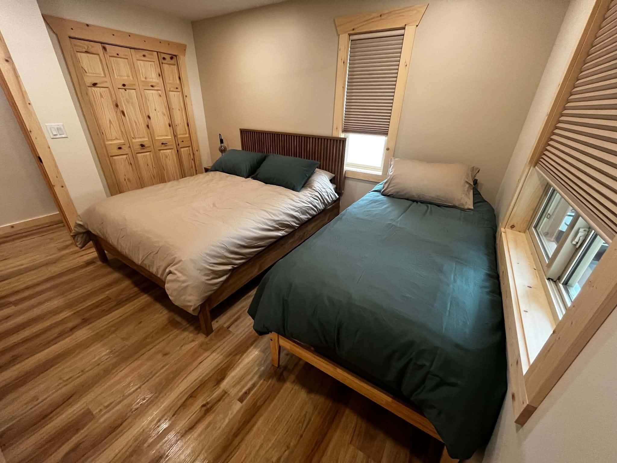WiFi, bed sheets