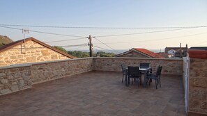 Outdoor dining - Casa Lago-Marí — Large house near the sea (Lariño)