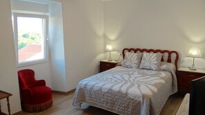 Room - Casa Lago-Marí — Large house near the sea (Lariño)