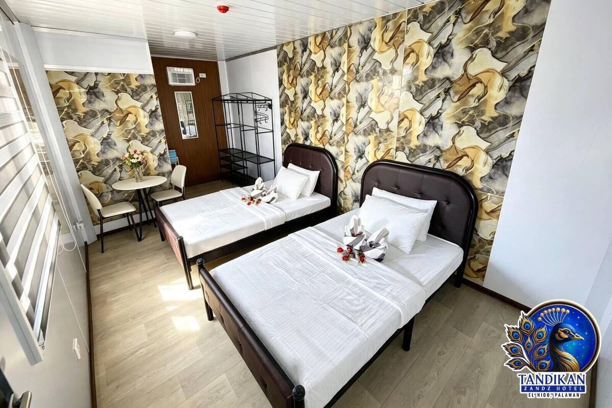 Standard Quadruple Room, Balcony, Beach View