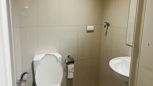 Apartment, 1 Bedroom, Balcony | Bathroom - Charming 1-bedroom Apartment Near Mall of Asia (Pasay)