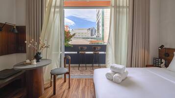 Deluxe-Zimmer, Stadtblick | Terrasse/Patio