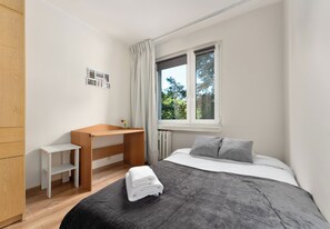 Strykjärn/strykbräda, wi-fi och sängkläder