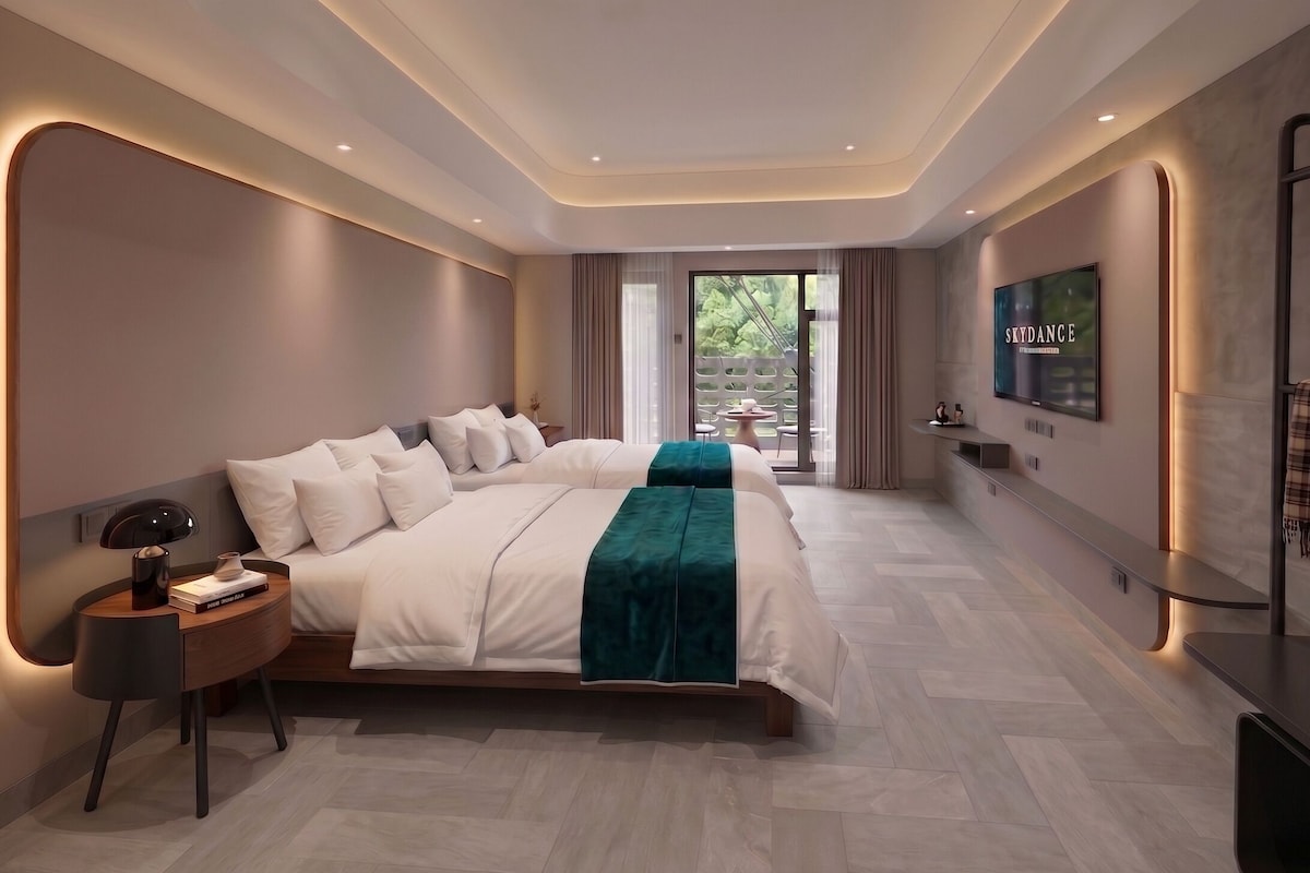 Premier Family Room with Balcony