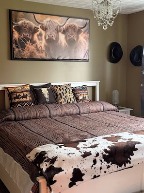 Unclassified image, 3 of 24, button - Serene 2-bedroom Apartment With Private Entrance and Pool Access (Central Huron)