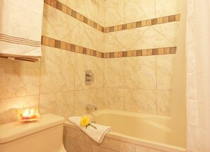 Standard Double Room, 1 Queen Bed | Bathroom - DM Hoteles Lima Miraflores (Miraflores)