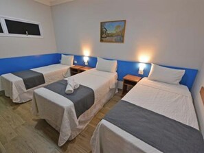 Room - Contemporary Room Near Parque Ipanema - 1.9 miles | Free Parking & Breakfast (Ipatinga)