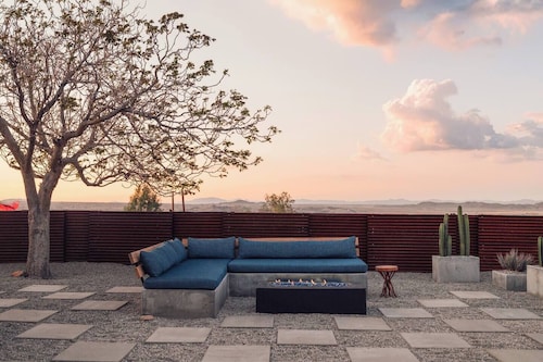 Pool, Hot Tub, Stars, Views, Yoga Pad, Bocce, BBQ