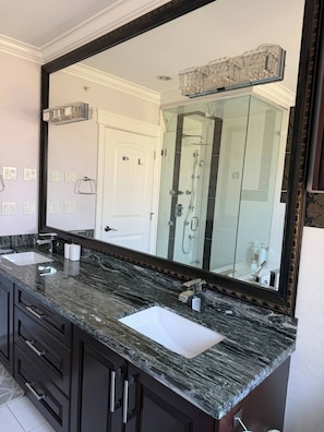Unclassified image, 3 of 24, button - Room-masters Ensuite Near Renfrew Skytr (Vancouver)