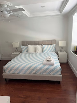 Unclassified image, 5 of 24, button - Room-masters Ensuite Near Renfrew Skytr (Vancouver)