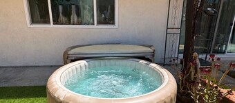 Rustic 4BR Retreat - Hot Tub, Fire Pit & Games